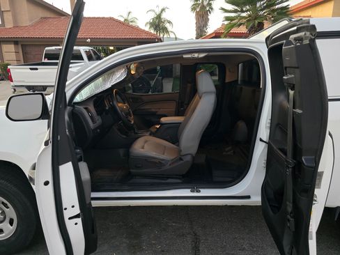 Used 2017 Chevrolet Colorado W/T w/ WT Convenience Package image 2