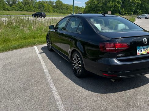 Used 2016 Volkswagen Jetta Sport FWD image 18