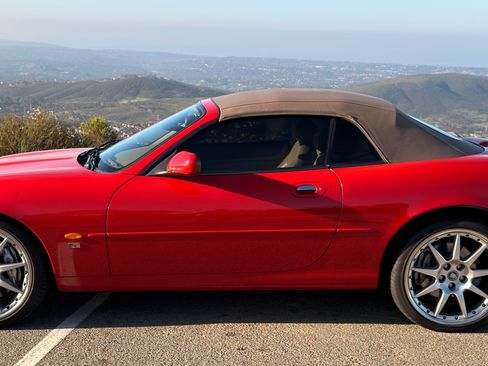 Used 2003 Jaguar XK8 Convertible image 12