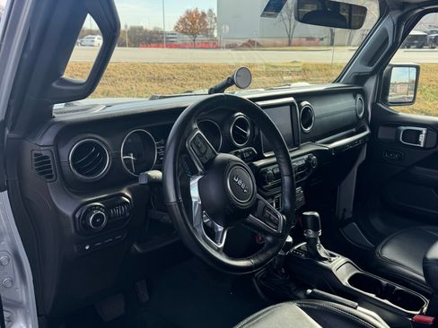 Used 2022 Jeep Wrangler Unlimited Rubicon 4xe w/ Cold Weather Group image 10