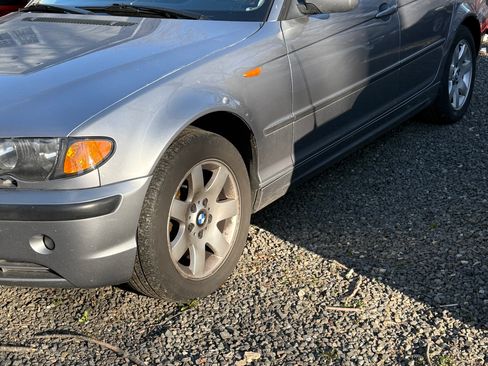 Used 2005 BMW 325xi Sedan AWD/4WD image 4