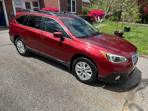 Used 2015 Subaru Outback 2.5i Premium AWD/4WD image 1