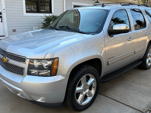 Used 2012 Chevrolet Tahoe LT w/ Luxury Package image 2