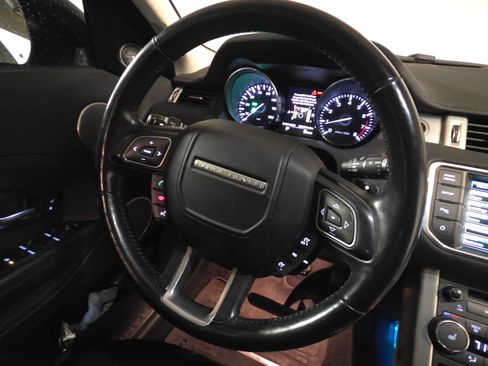 Used 2015 Land Rover Range Rover Evoque Pure Premium image 13