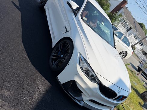 Used 2016 BMW M4 Convertible RWD image 10