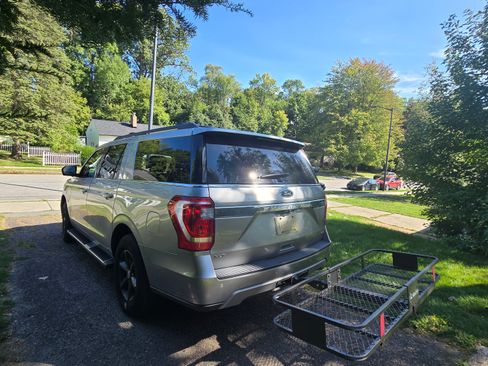 Used 2021 Ford Expedition Max XLT image 8