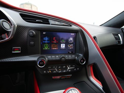 Used 2016 Chevrolet Corvette Z06 w/ 3LZ Preferred Equipment Group image 17