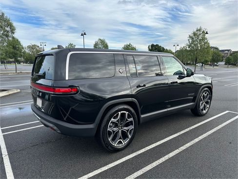 Used 2025 Rivian R1S Adventure image 9
