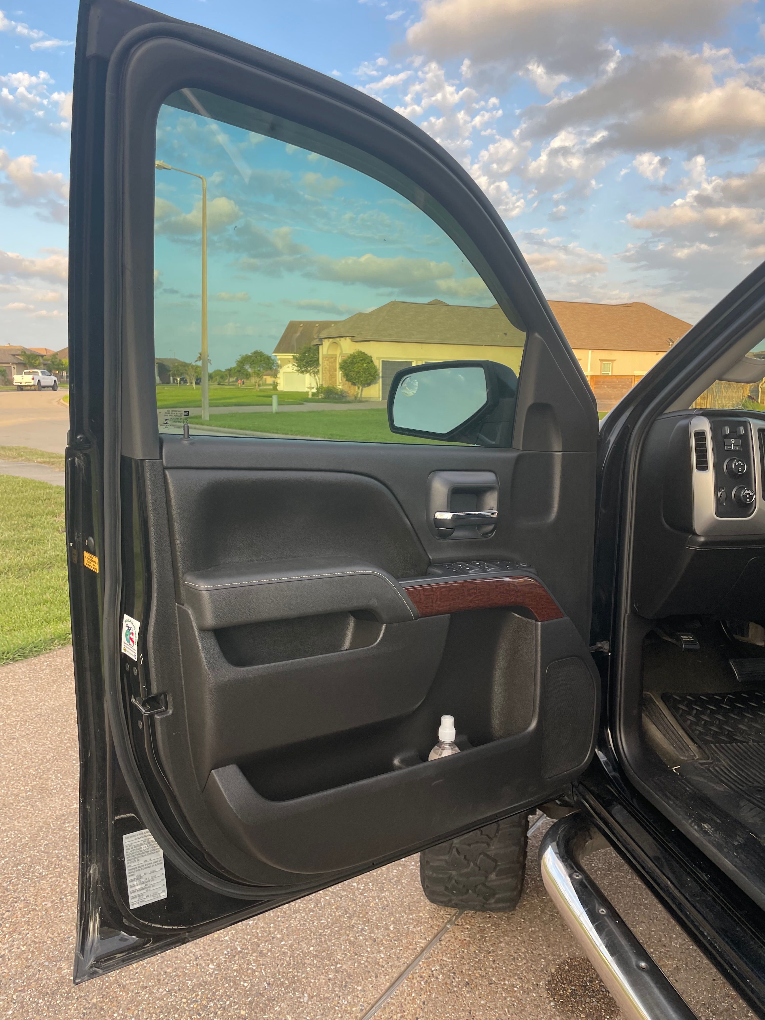 Used 2015 GMC Sierra 2500 SLE w/ SLE Preferred Package AWD/4WD image 12