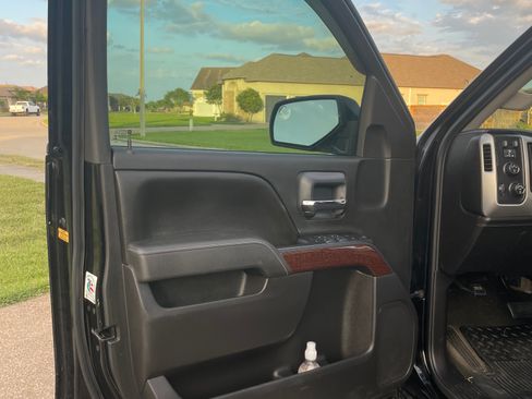 Used 2015 GMC Sierra 2500 SLE w/ SLE Preferred Package AWD/4WD image 12