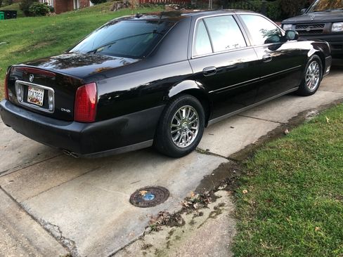 Used 2004 Cadillac De Ville DHS w/ Equipment Group image 2