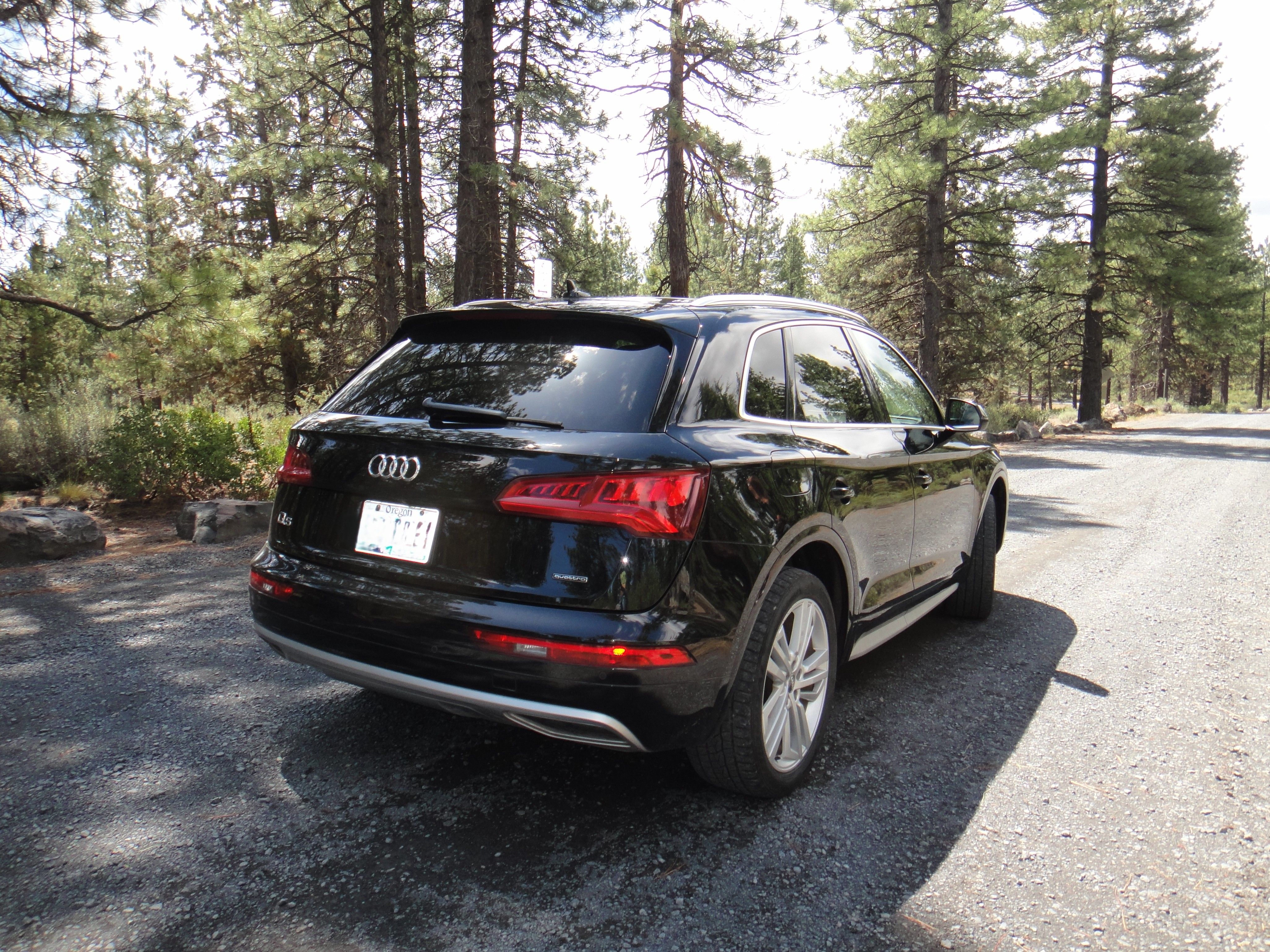 Used 2019 Audi Q5 2.0T Premium Plus w/ Premium Plus Package AWD/4WD image 2