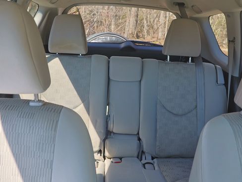 Used 2011 Toyota RAV4 4WD w/ Base L4 Extra Value Pkg image 14