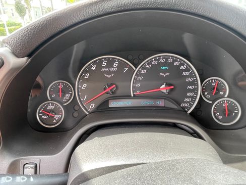 Used 2006 Chevrolet Corvette Convertible w/ Preferred Equipment Group RWD image 16