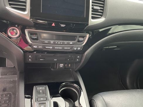 Used 2017 Honda Pilot Elite image 13