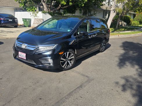 Used 2020 Honda Odyssey Elite image 1