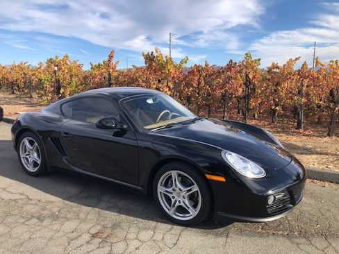 Used 2009 Porsche Cayman Coupe 2D image 2