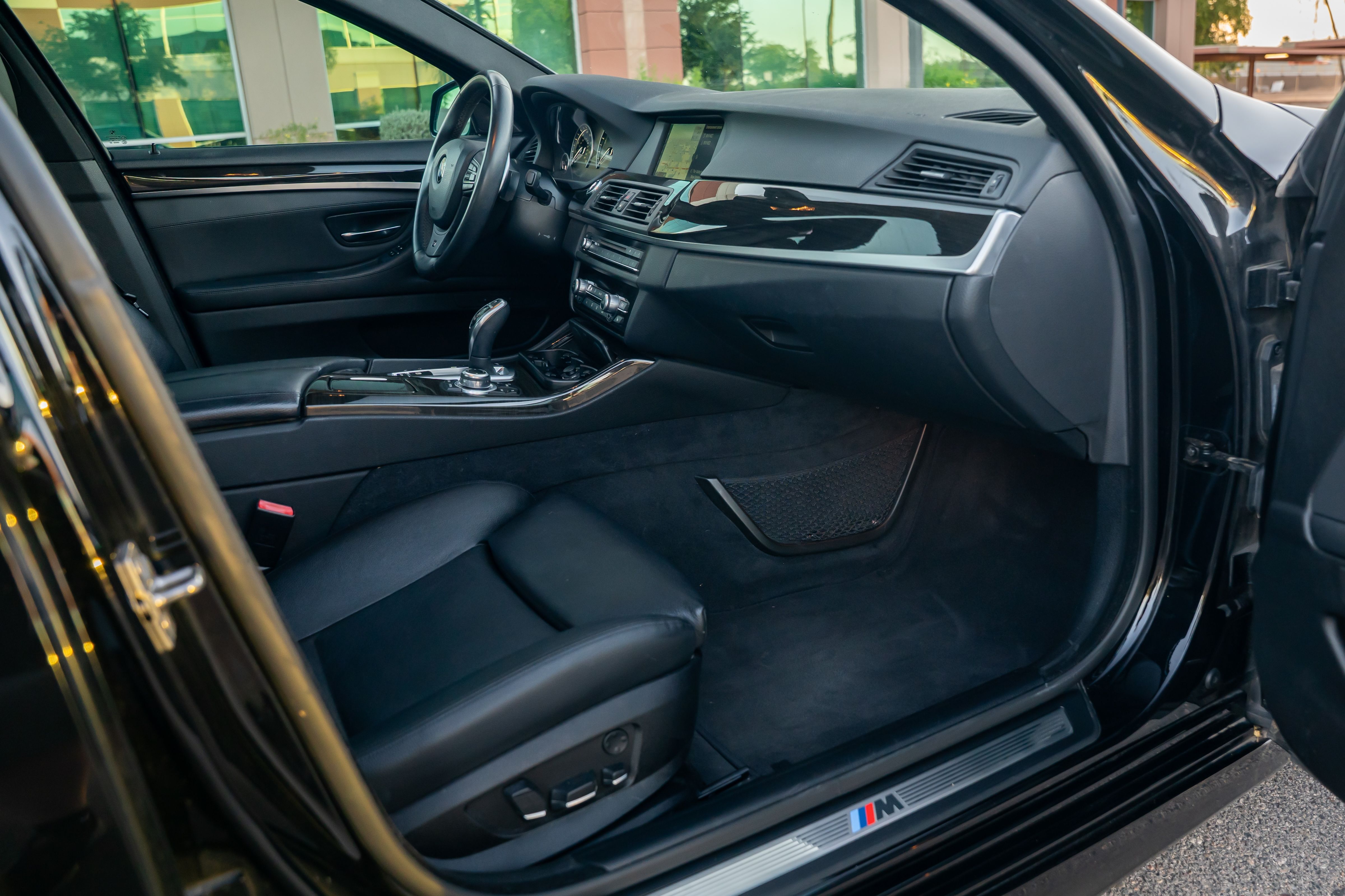 Used 2011 BMW 550i Sedan RWD image 25