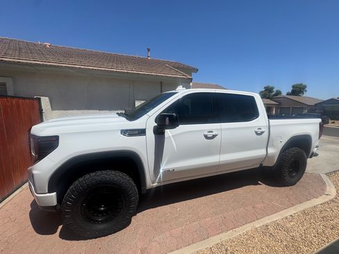 Used 2025 GMC Sierra 1500 AT4 AWD/4WD image 1