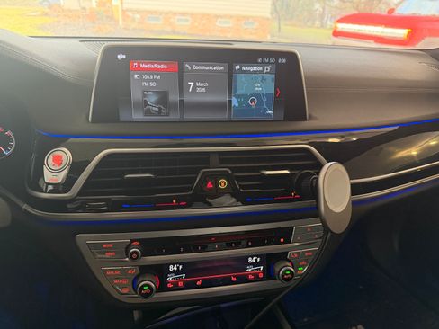 Used 2019 BMW 740i xDrive image 24