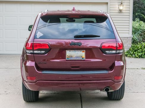 Used 2019 Jeep Grand Cherokee Altitude image 6