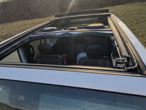 Used 2022 Jeep Wrangler Unlimited Sahara image 12