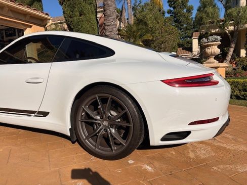 Used 2019 Porsche 911 Carrera T image 6