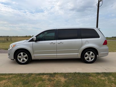 Used 2010 Volkswagen Routan SE