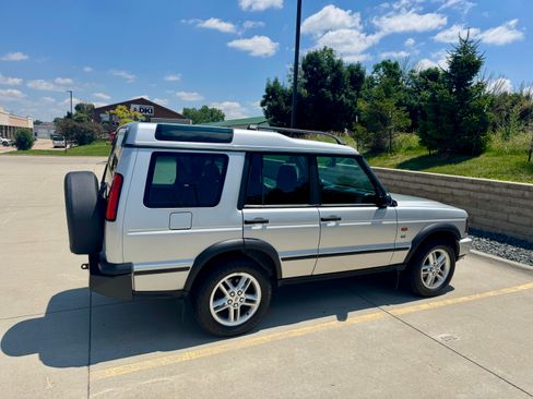 Used 2003 Land Rover Discovery SE AWD/4WD image 9