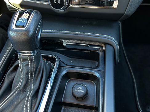 Used 2019 Volvo V90 T6 R-Design w/ Advanced Package image 16