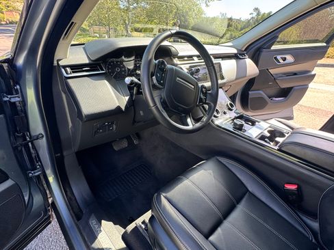 Used 2018 Land Rover Range Rover Velar S AWD/4WD image 22
