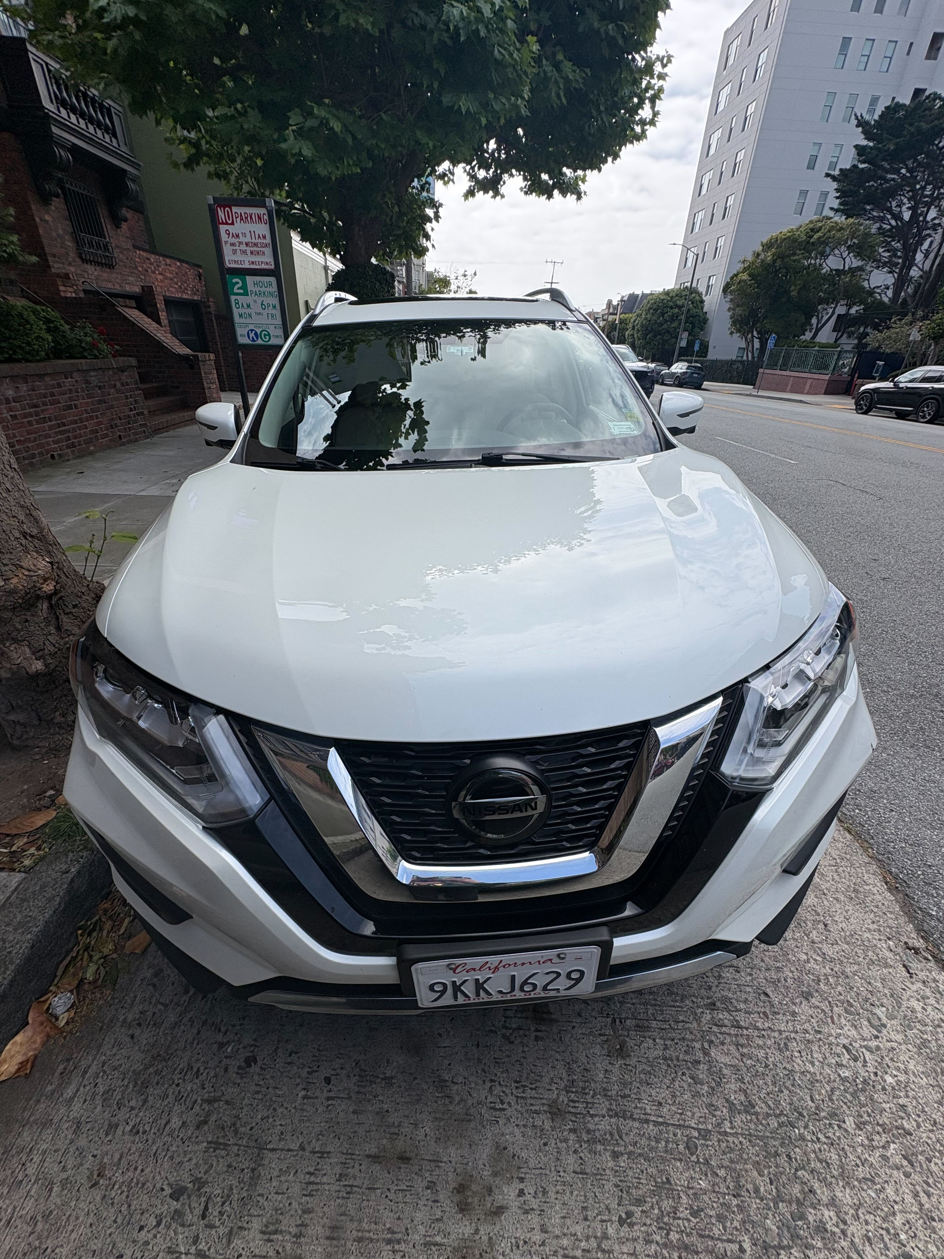 Used 2019 Nissan Rogue SL w/ Premium Package AWD/4WD image 8