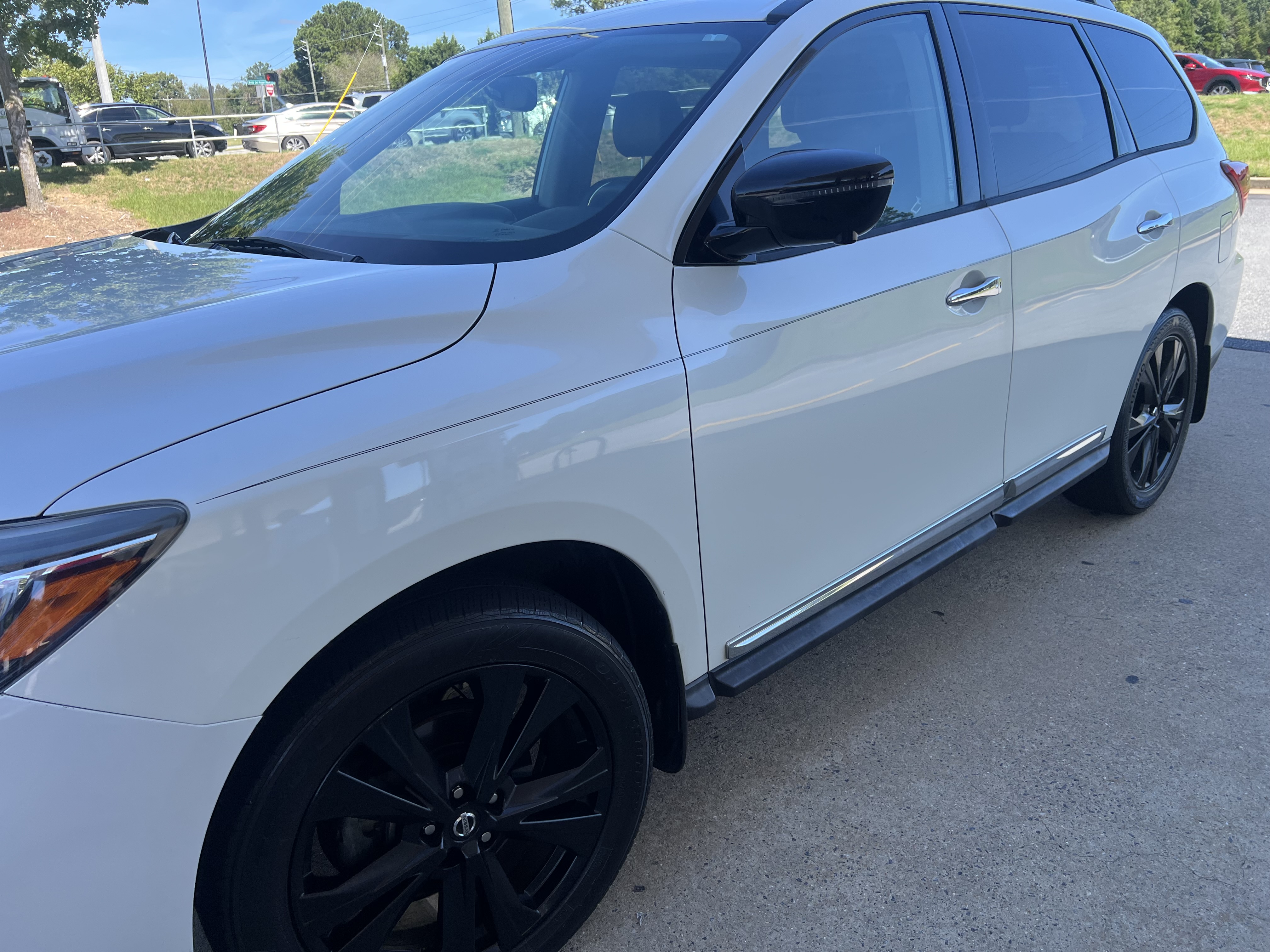 Used 2017 Nissan Pathfinder S AWD/4WD image 4