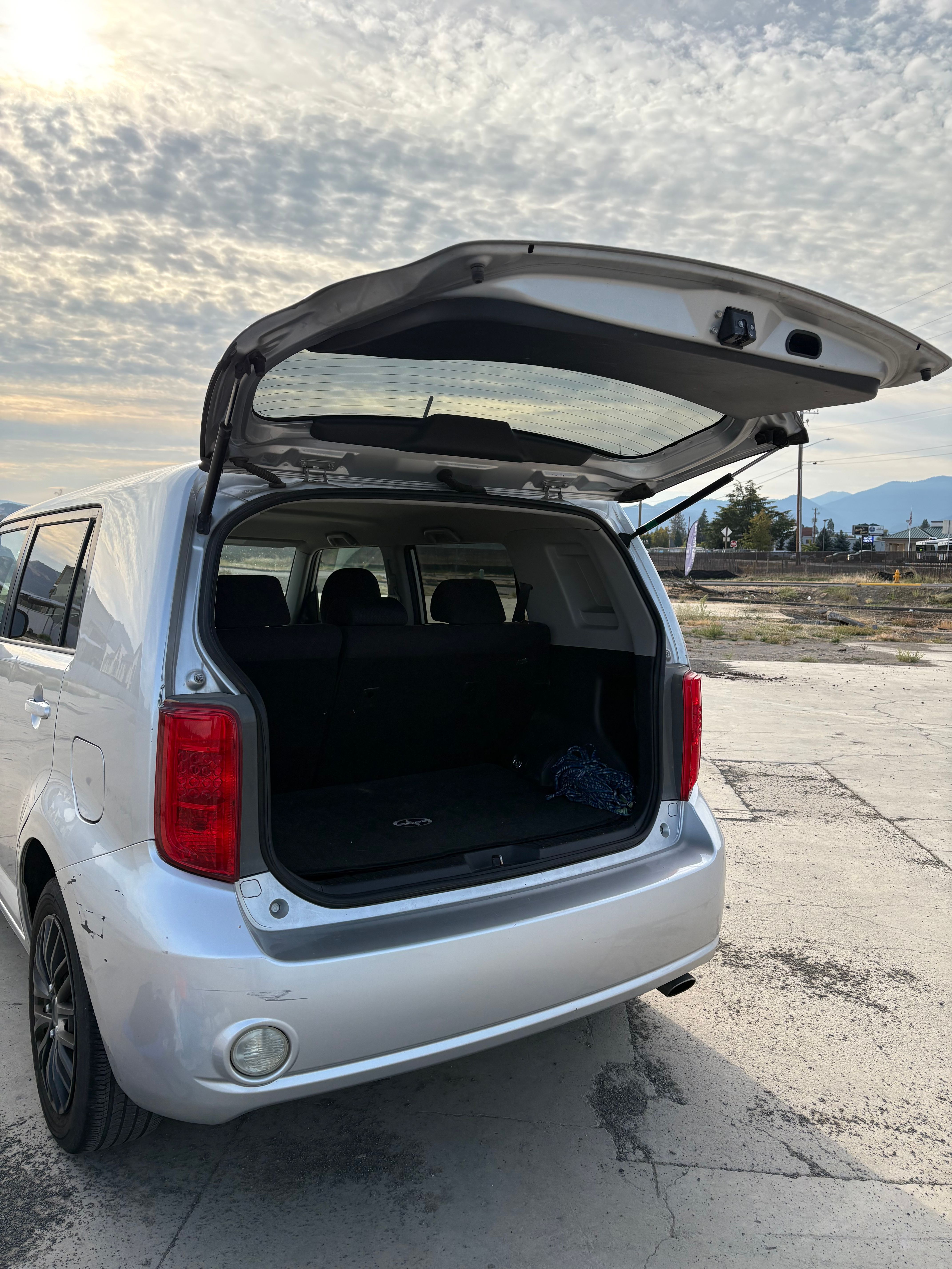 Used 2008 Scion xB FWD image 6