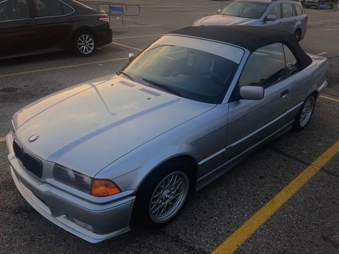 Used 1997 BMW 328i Convertible image 5
