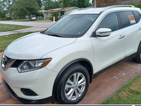 Used 2016 Nissan Rogue SV FWD image 1