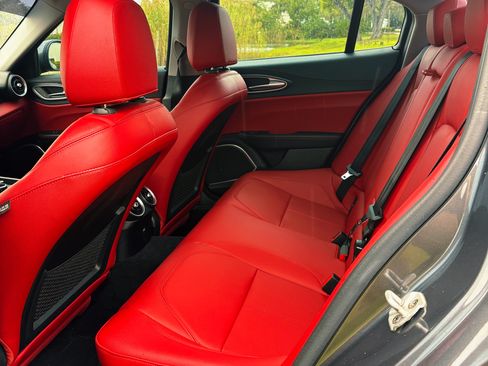 Used 2019 Alfa Romeo Giulia w/ Nero Edizione image 8