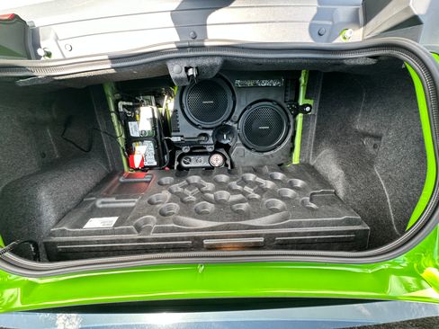 Used 2017 Dodge Challenger SRT Hellcat RWD image 10