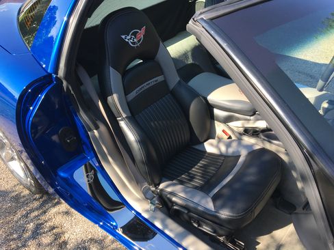 Used 2002 Chevrolet Corvette Coupe w/ Preferred Equipment Group2 RWD image 14