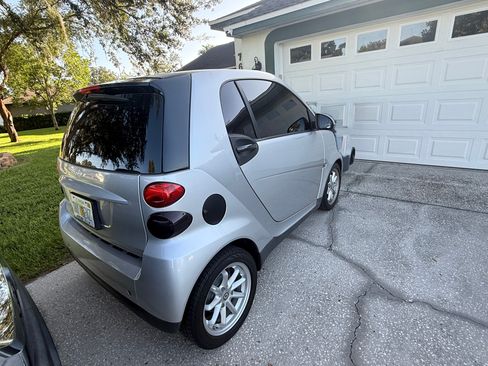 Used 2009 smart fortwo passion RWD image 5