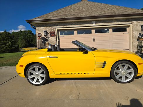 Used 2005 Chrysler Crossfire Limited image 5