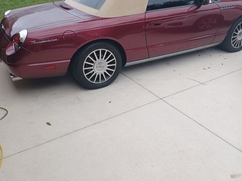 Used 2004 Ford Thunderbird image 13