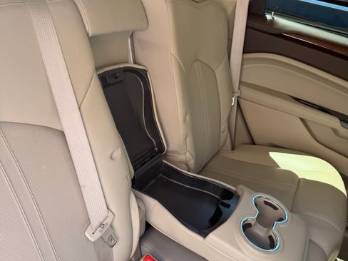 Used 2013 Cadillac SRX Premium FWD image 18