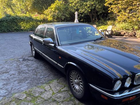 Used 1997 Jaguar XJ Vanden Plas image 2