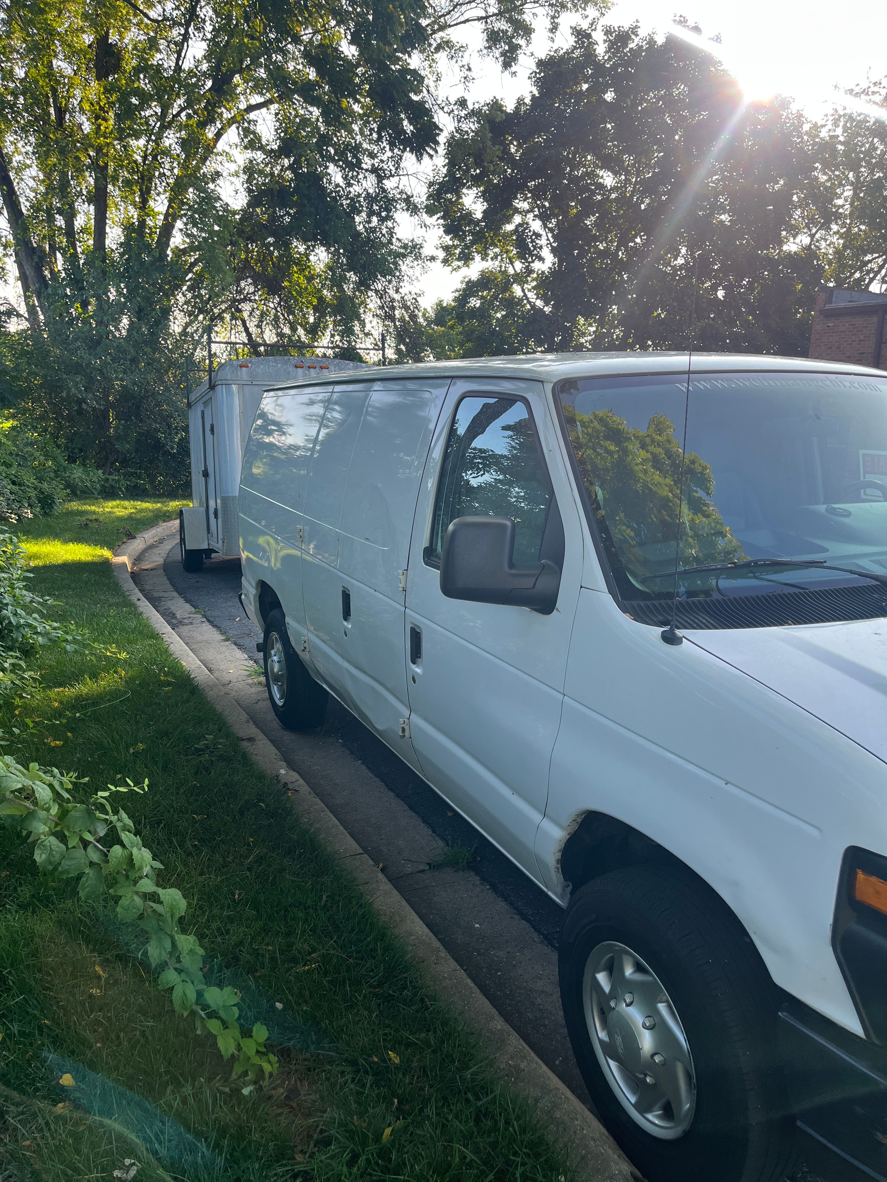 Used 2014 Ford E-150 and Econoline 150 w/ Power Group RWD image 4