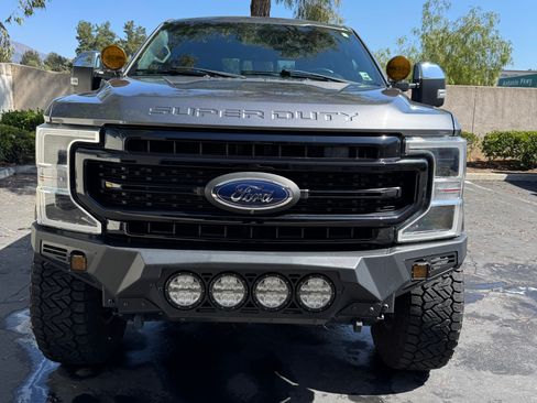 Used 2021 Ford F250 Platinum w/ FX4 Off-Road Package image 2