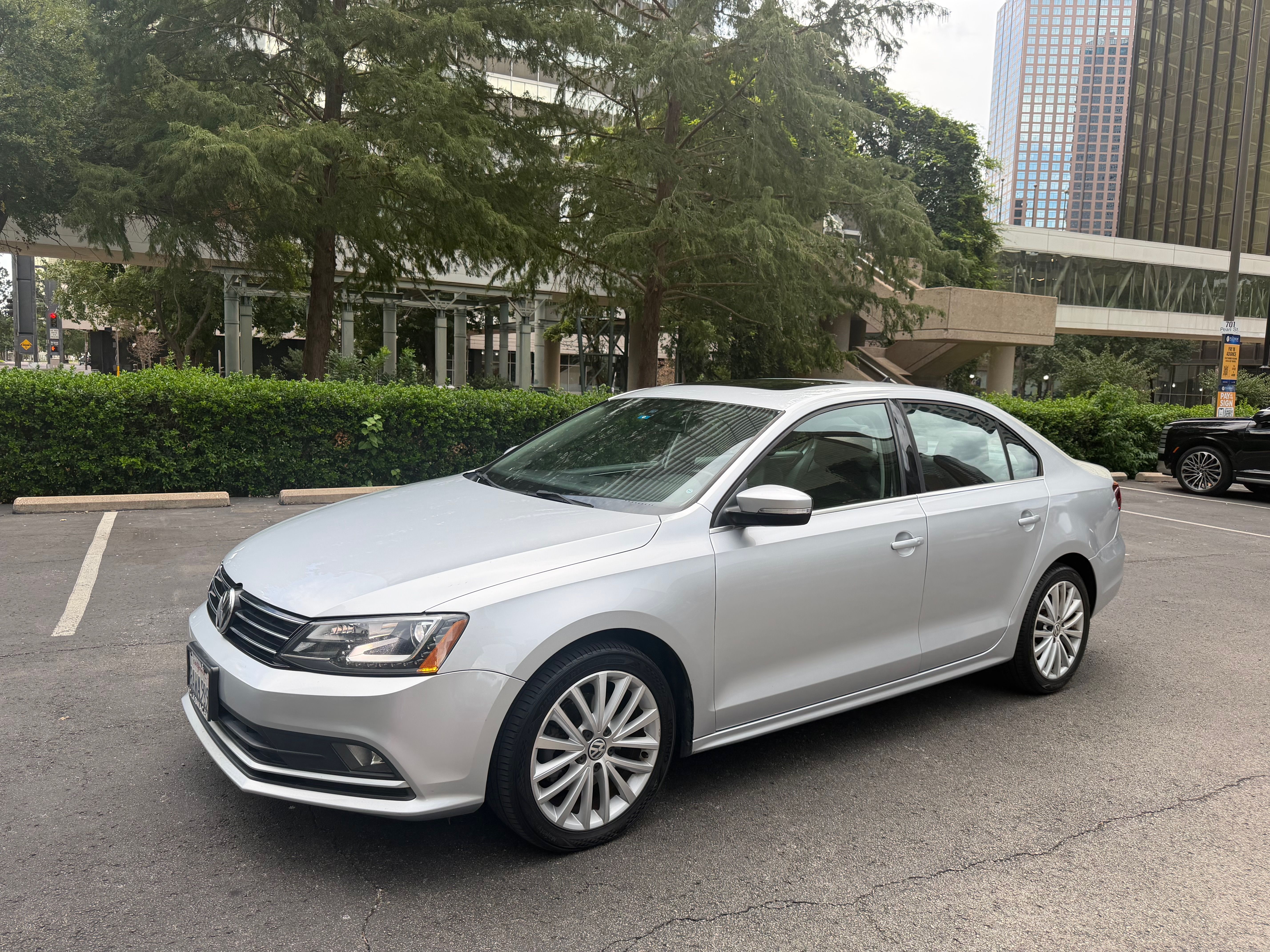 Used 2016 Volkswagen Jetta SEL w/ Lighting Package FWD image 29