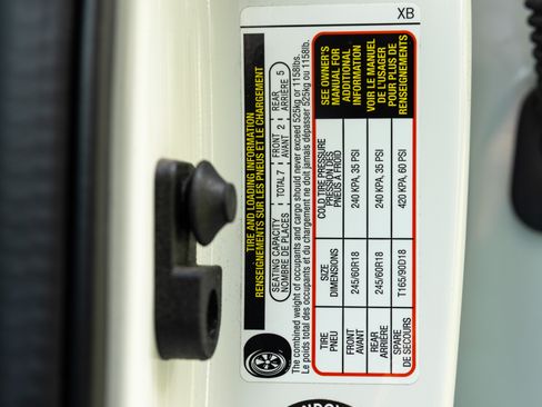 Used 2022 Subaru Ascent Premium w/ Convenience Package image 28