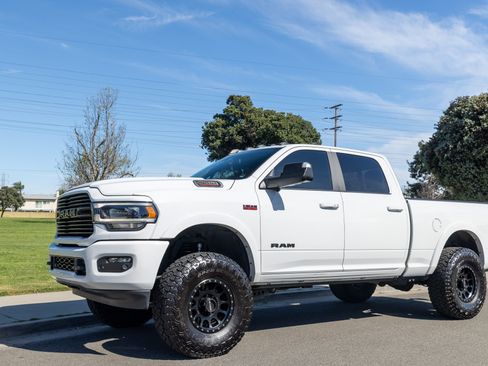 Used 2021 RAM 2500 Laramie w/ Night Edition image 13