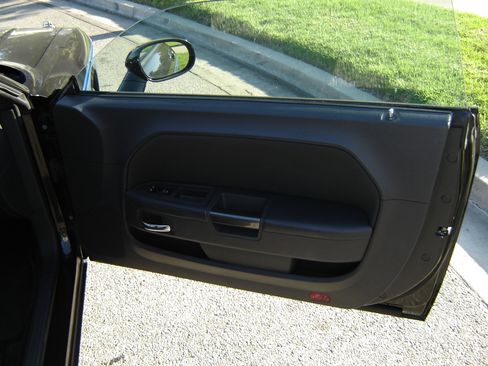 Used 2010 Dodge Challenger R/T w/ Mopar 10 Pkg image 5